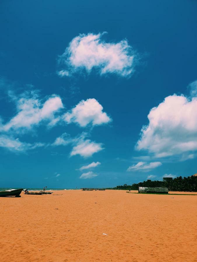 Oasis Skybeach Hostel - Negombo Exterior photo