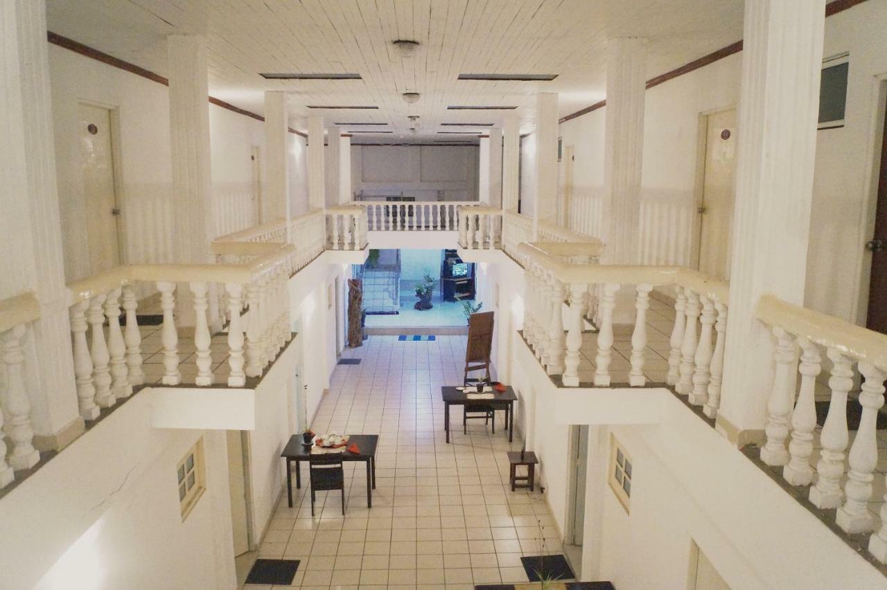 Oasis Skybeach Hostel - Negombo Exterior photo